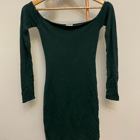 Green bodycon off the shoulder dress